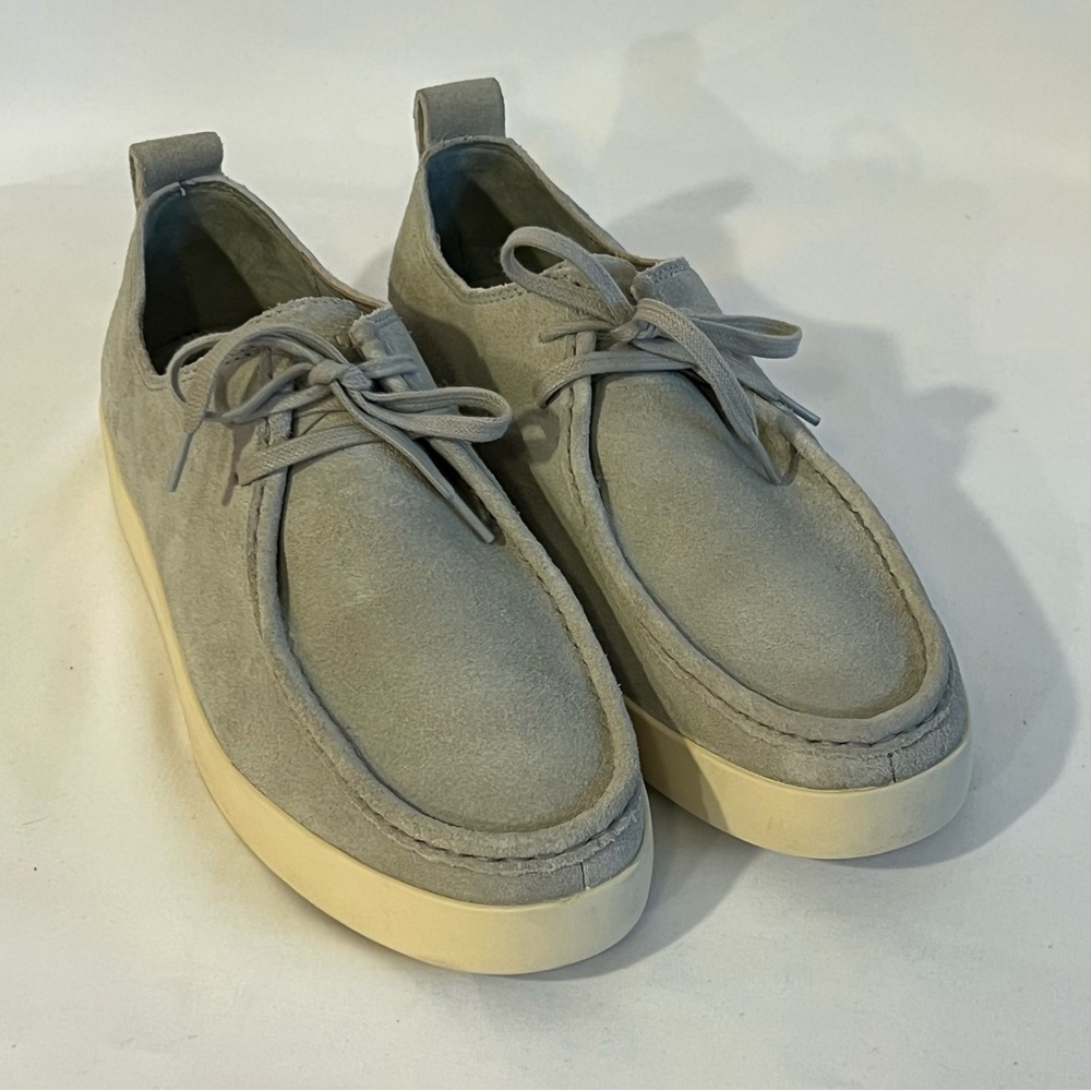 New without box Men's EVERLANE Size 8 Cool Grey Suede Desert Shoes